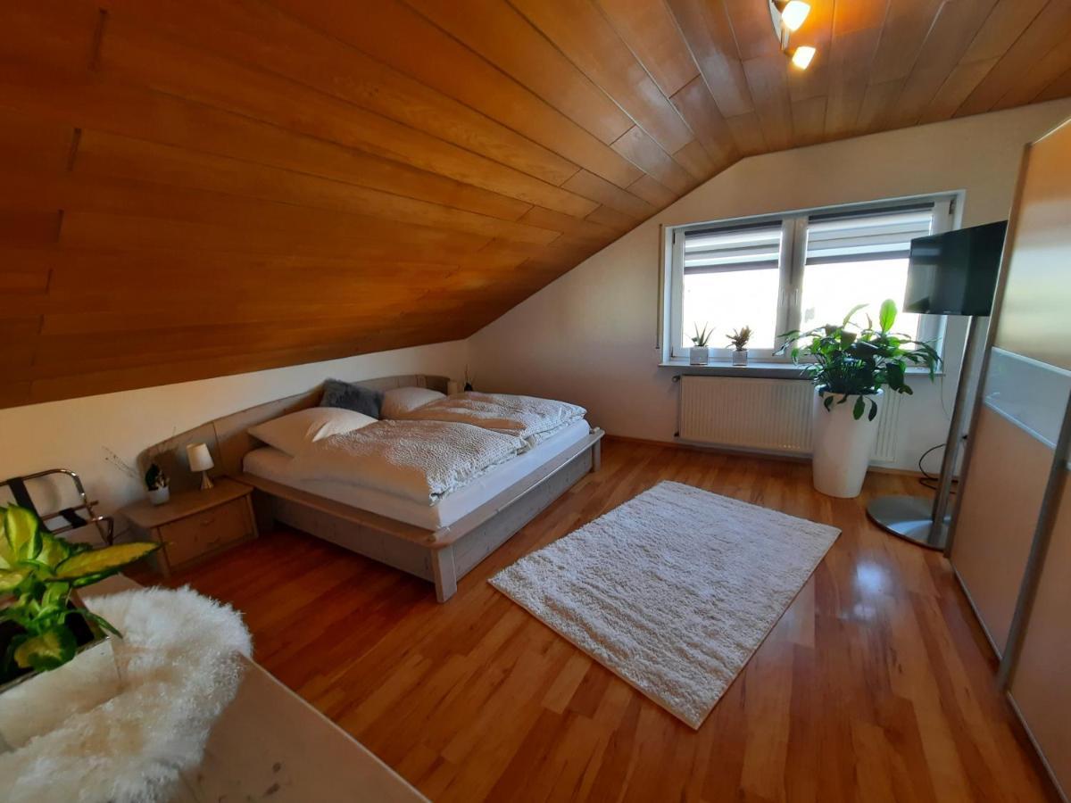 אפינגן Pflaumers Ferienwohnung מראה חיצוני תמונה